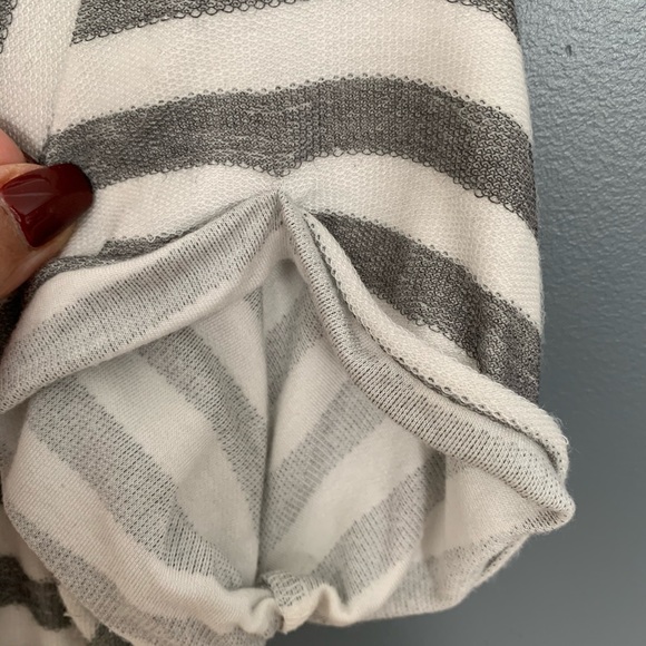 A Pea In The Pod Maternity Stripe Tee Grey Medium - Picture 7 of 7